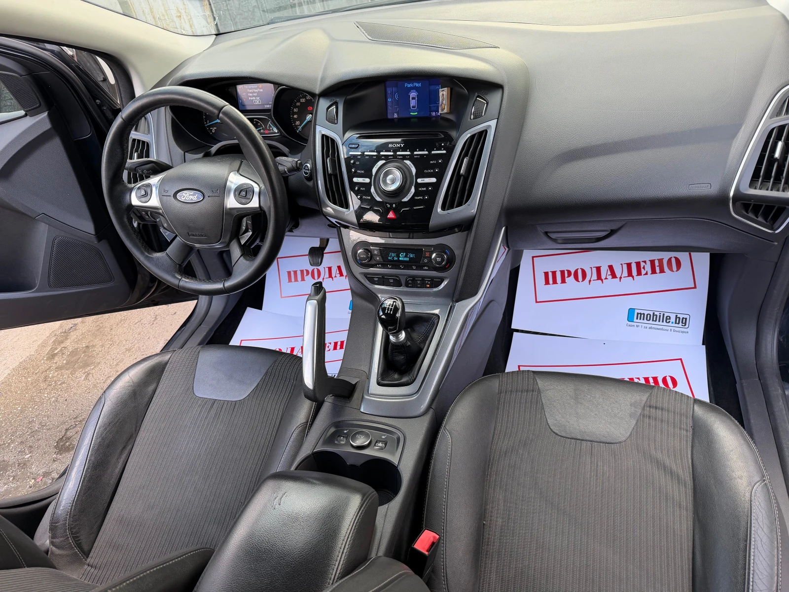 Ford Focus 1.6 150HP 6SPEED ST-LINE KLIMA 2013G NOV , снимка 13 - Автомобили и джипове - 54391486