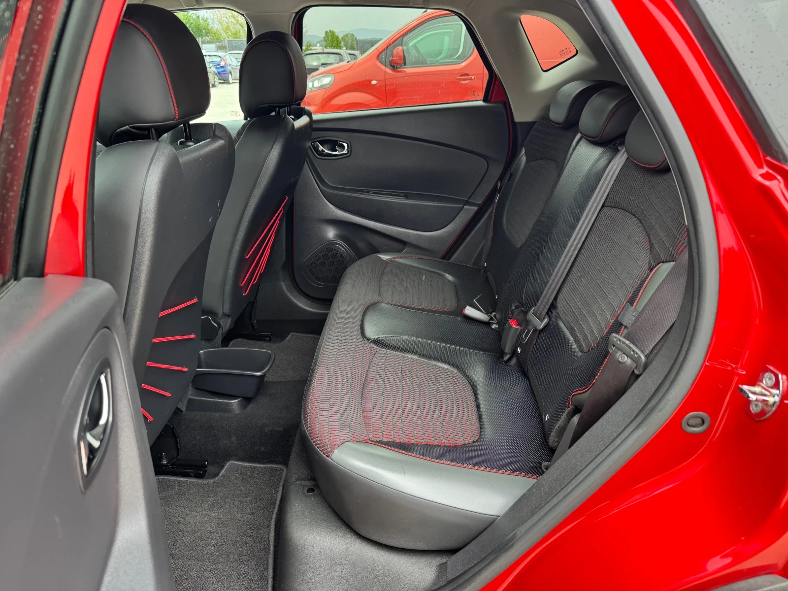 Renault Captur 1.5DCI XMOD FULL, снимка 15 - Автомобили и джипове - 54487010