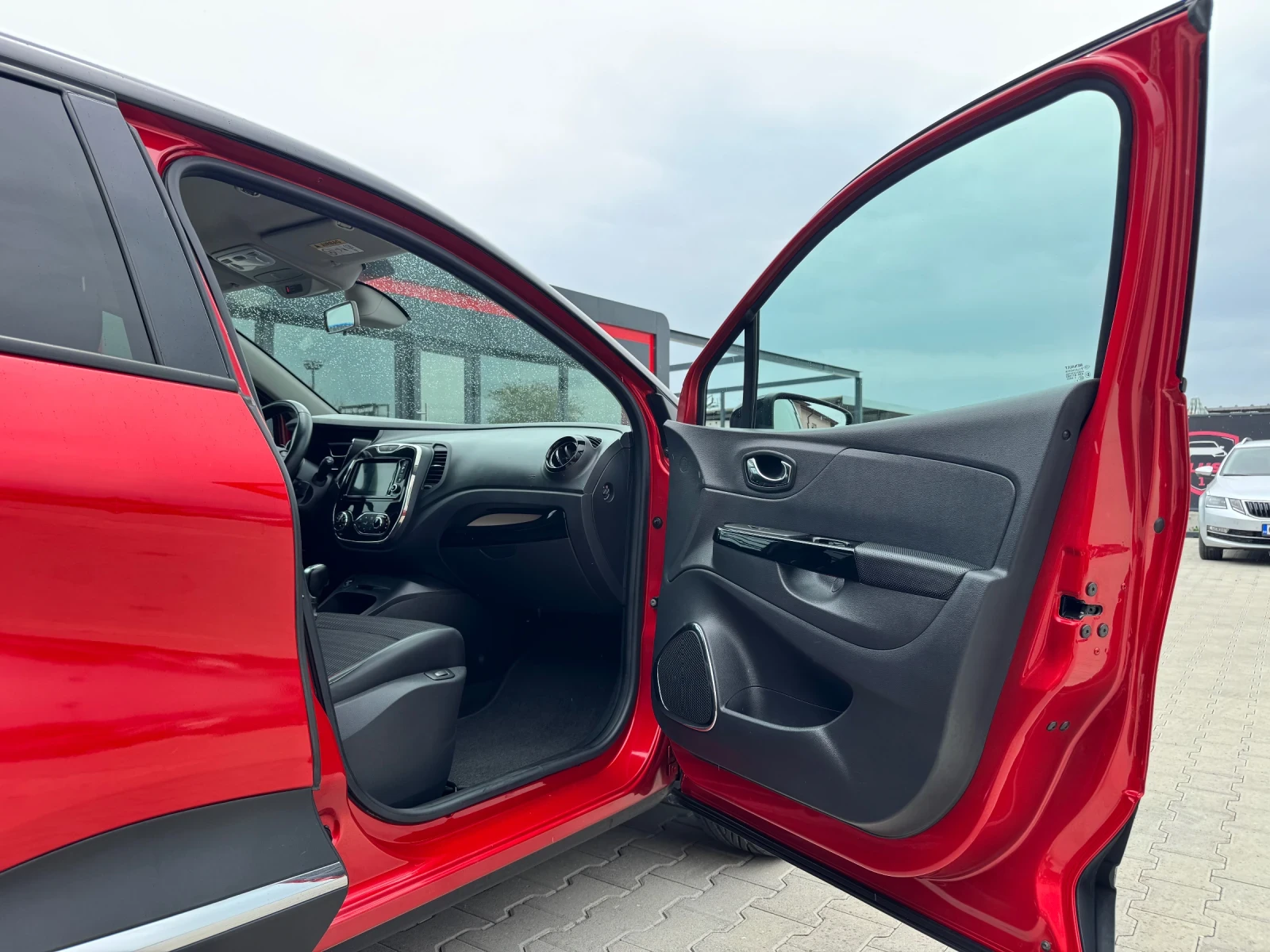 Renault Captur 1.5DCI XMOD FULL, снимка 14 - Автомобили и джипове - 54487010