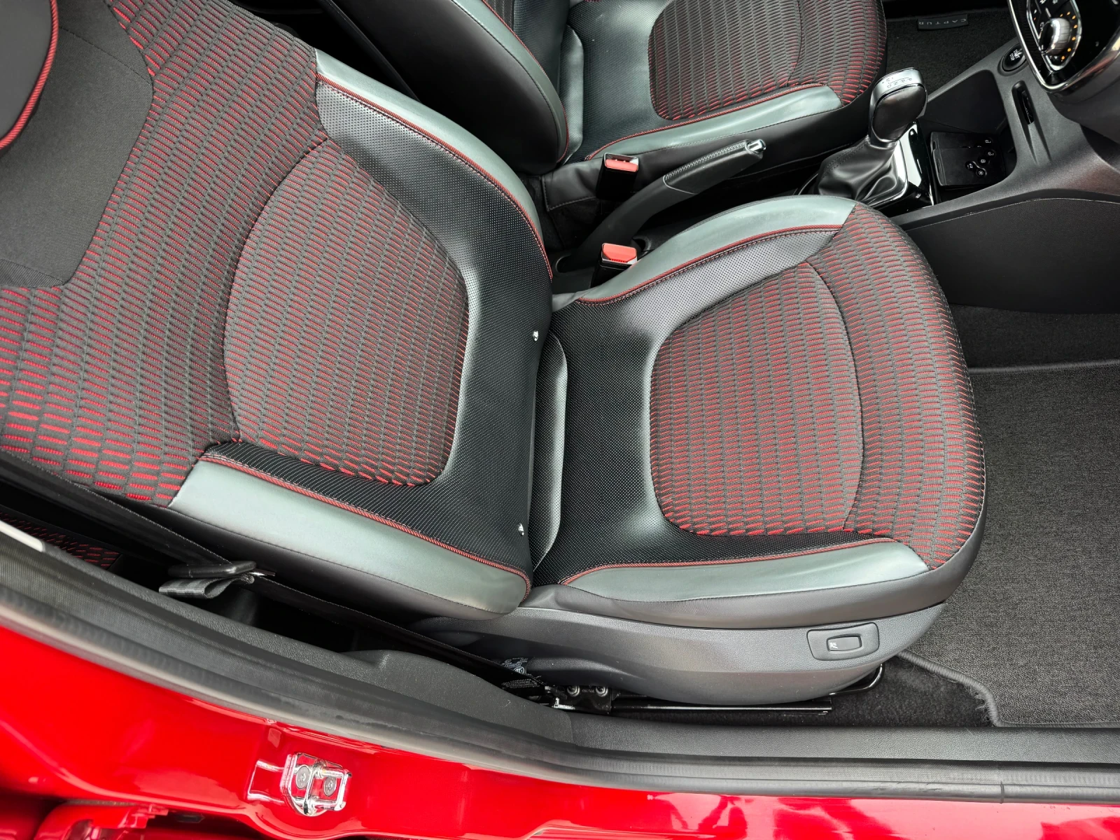 Renault Captur 1.5DCI XMOD FULL, снимка 13 - Автомобили и джипове - 54487010