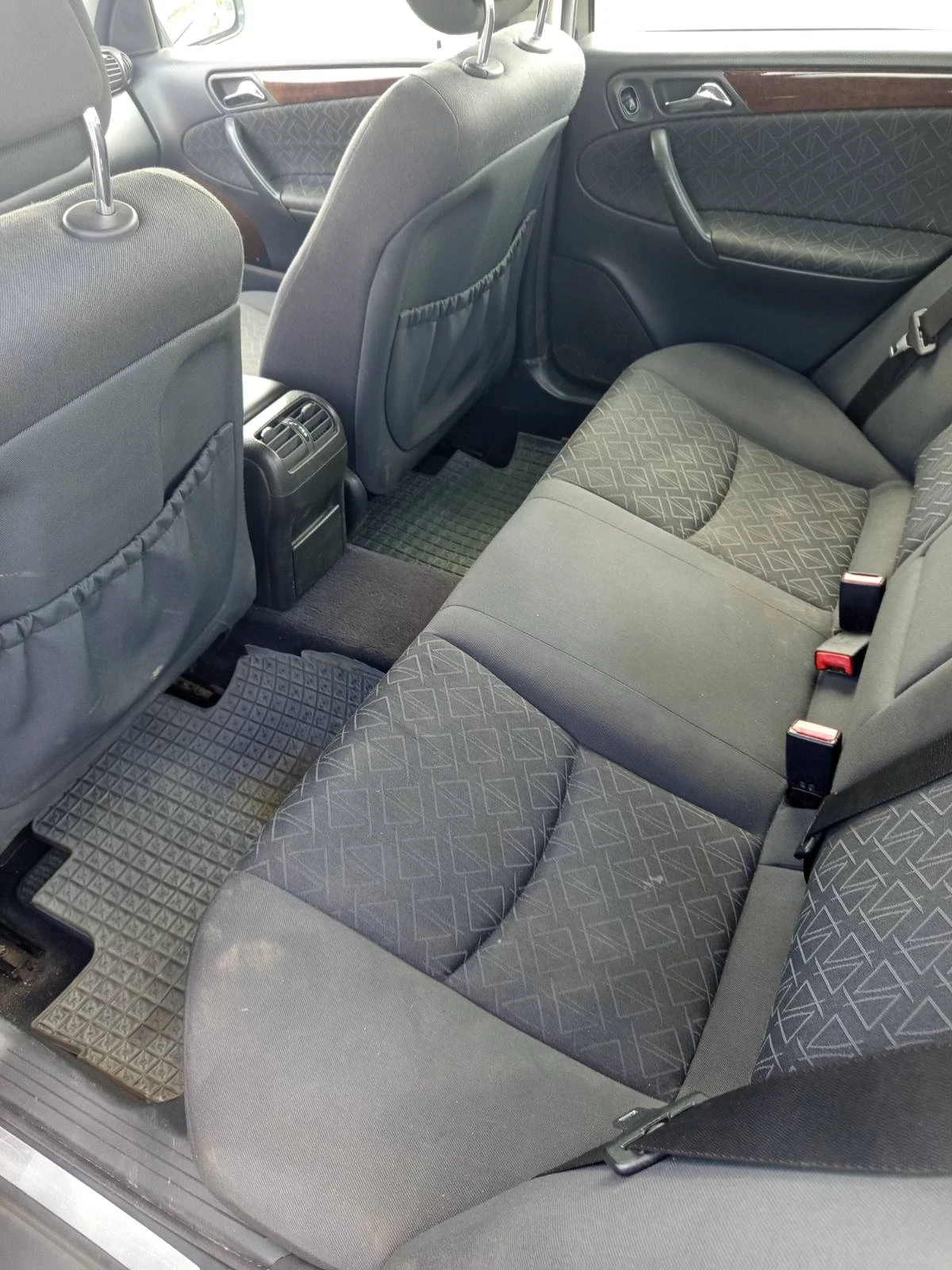 Mercedes-Benz C 200, снимка 9 - Автомобили и джипове - 54527230