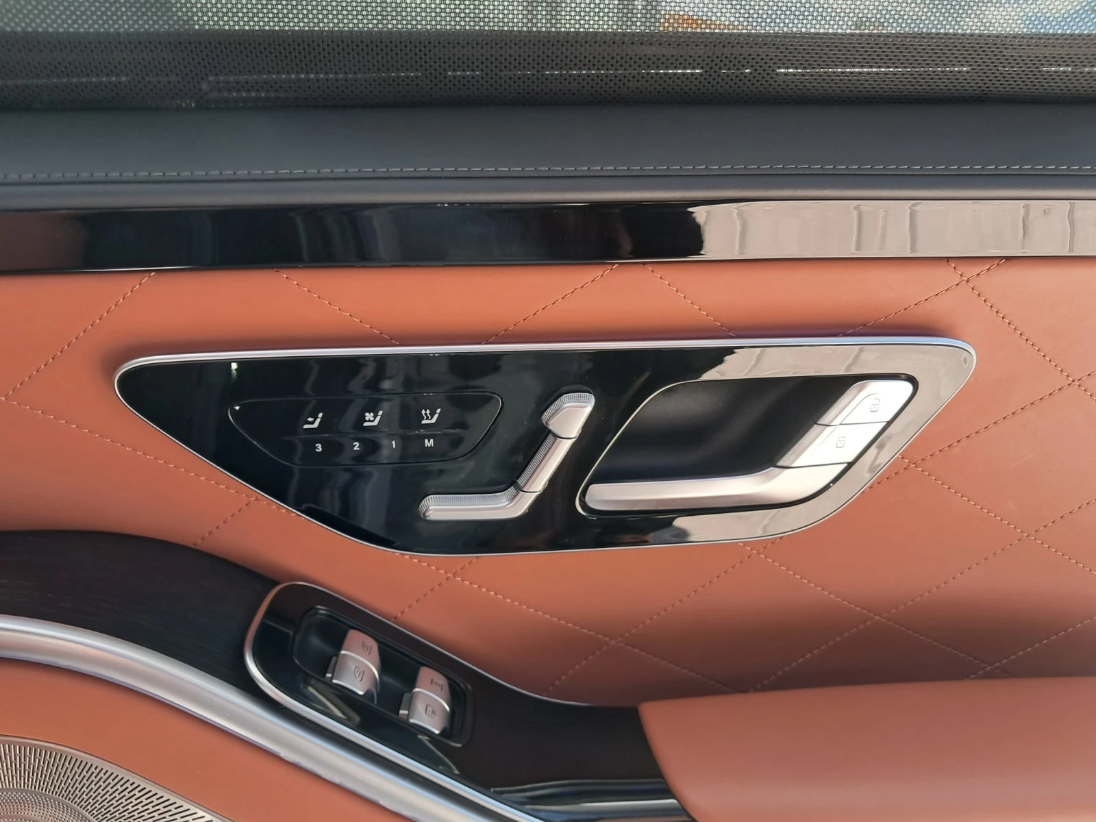 Mercedes-Benz S 580 e 4Matic AMG Line Exclusive = MGT Select 2 = , снимка 11 - Автомобили и джипове - 54709371