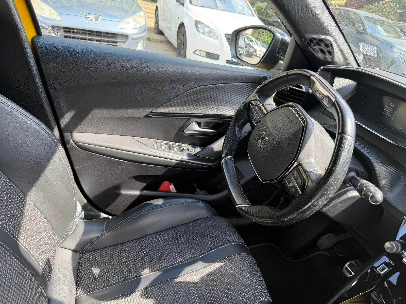 Peugeot 208 GT, снимка 8 - Автомобили и джипове - 54949591