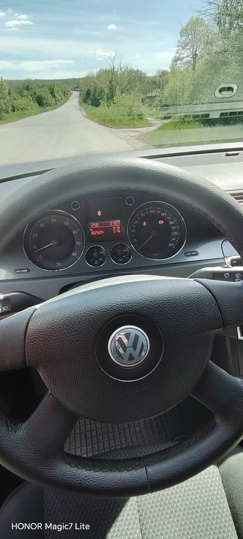 VW Passat 1.6, снимка 10 - Автомобили и джипове - 54959369