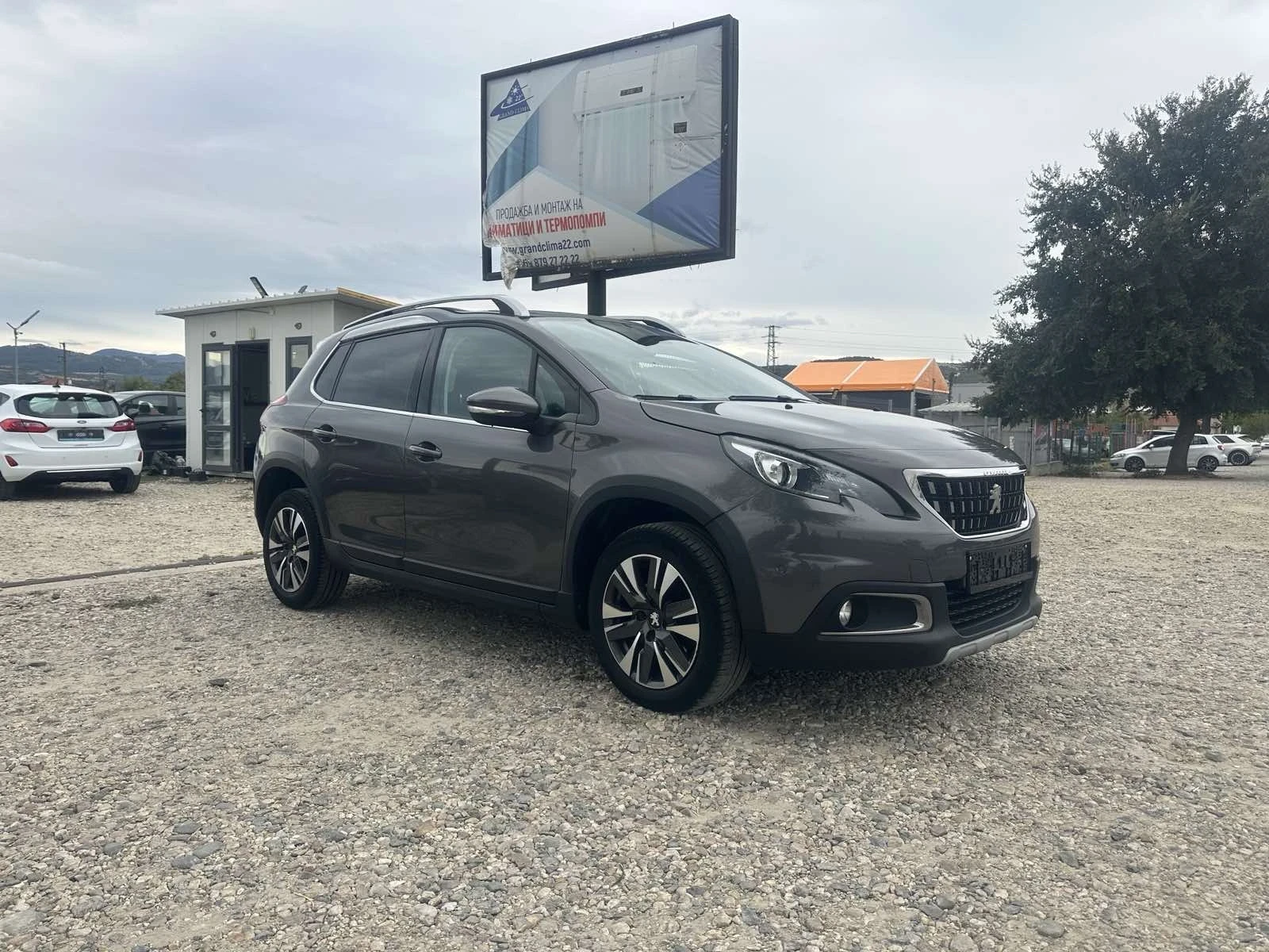 Peugeot 2008 1.2 Allure/Panorama/Automatic, снимка 5 - Автомобили и джипове - 56264469