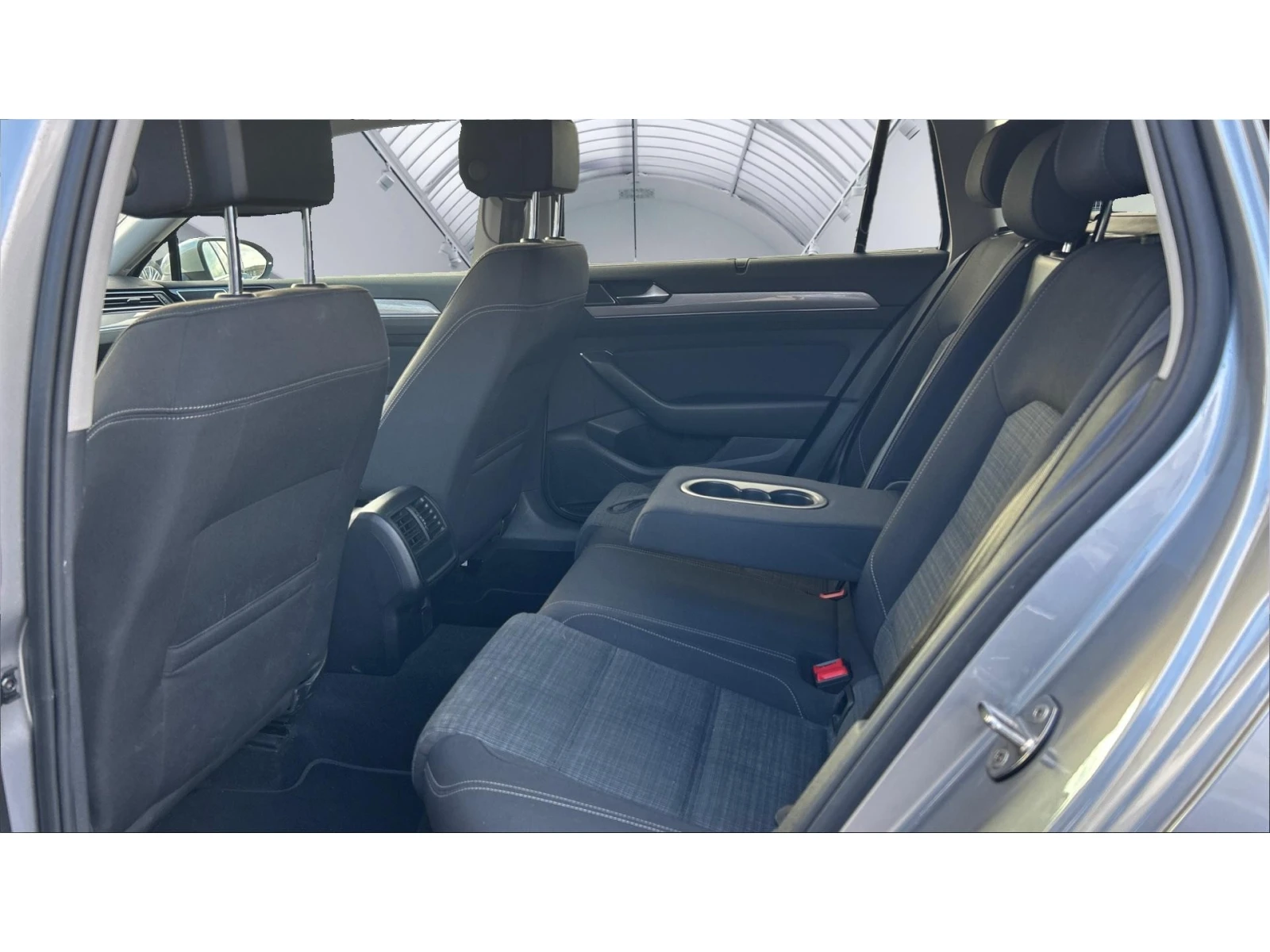 VW Passat 2. 0 TDi DSG SCR, ������� ������ �� 255   | Mobile.bg � ����������� 12