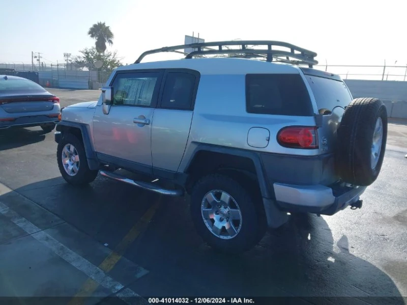 Toyota Fj cruiser Клип на мотора, снимка 2 - Автомобили и джипове - 48570995