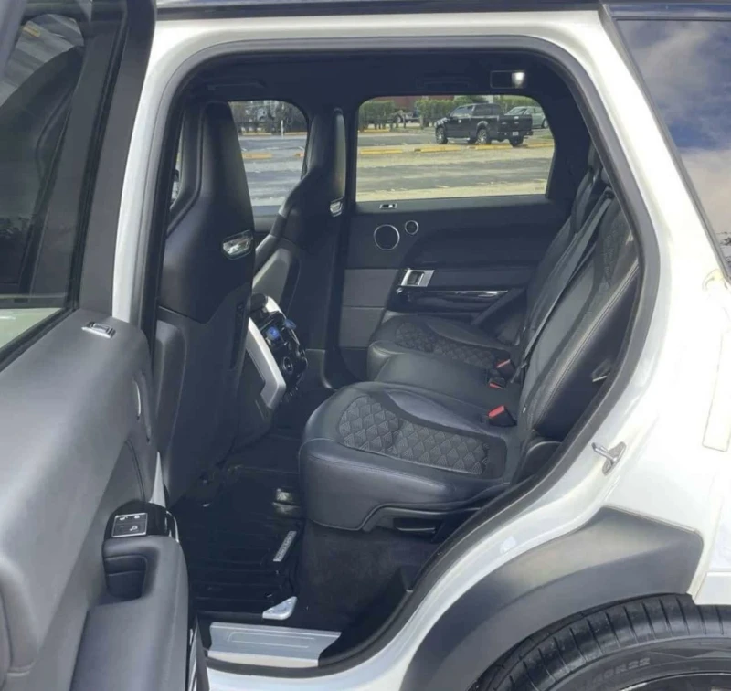 Land Rover Range Rover Sport Range Rover Sport SVR Carbon* Panorama* Meridian, снимка 7 - Автомобили и джипове - 52539126