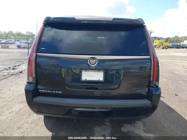 Cadillac Escalade, снимка 16 - Автомобили и джипове - 47521674