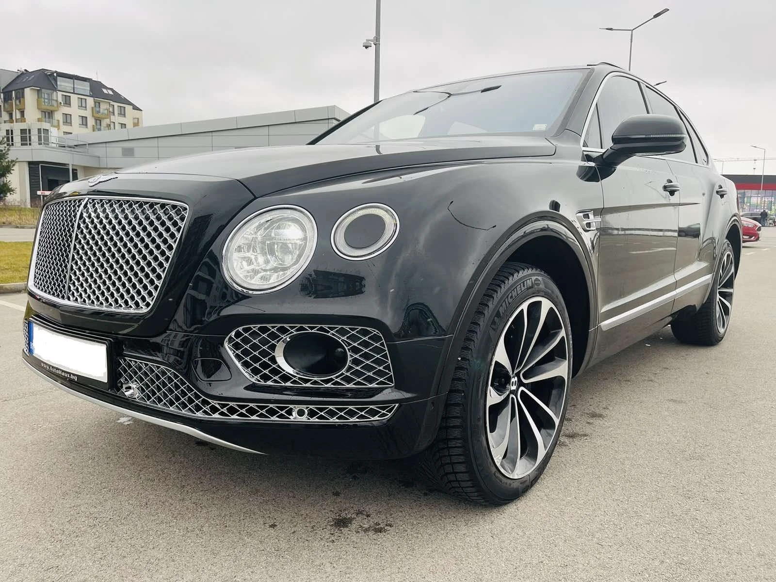 Bentley Bentayga V8, снимка 1