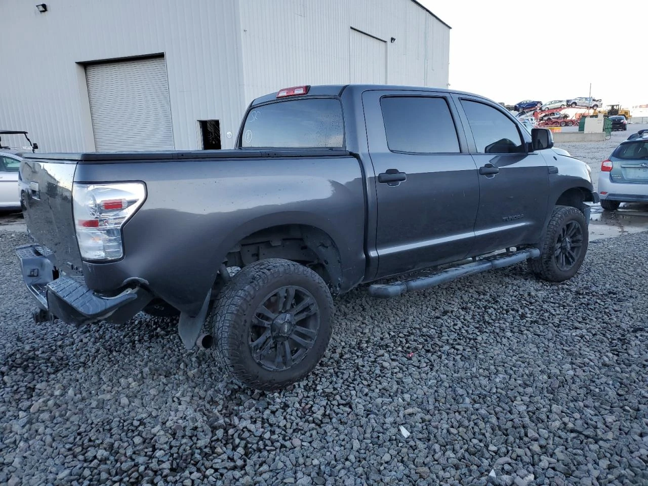 Toyota Tundra CREWMAX SR5 - изображение 3