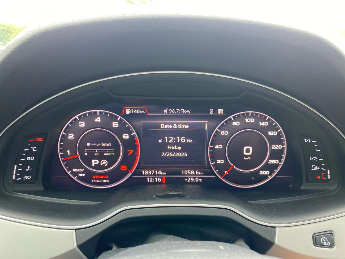 Audi Q7 * АВТО КРЕДИТ* ЦЕНА ДО БГ * СЕРВИЗНА ИСТОРИЯ *  - изображение 9