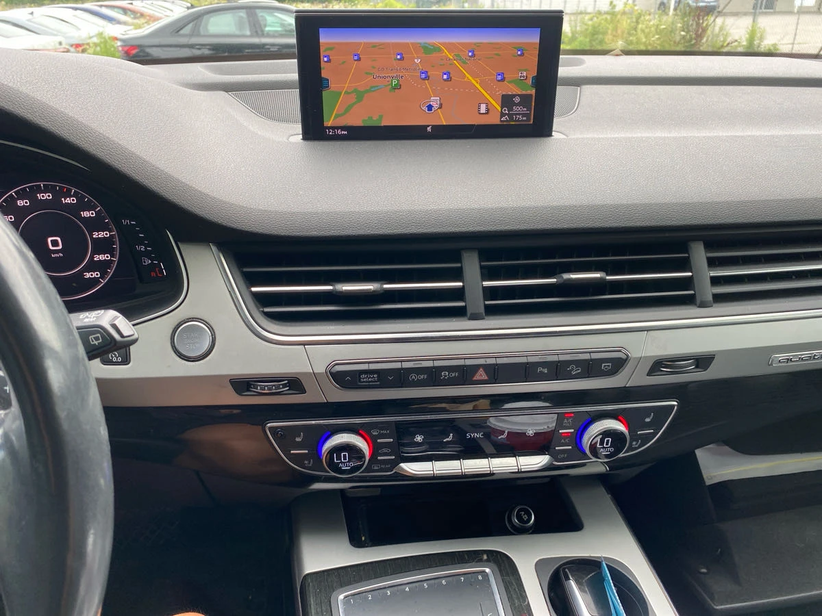 Audi Q7 * АВТО КРЕДИТ* ЦЕНА ДО БГ * СЕРВИЗНА ИСТОРИЯ *  - изображение 10