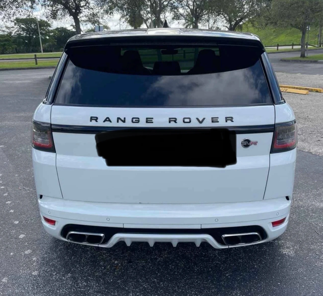 Land Rover Range Rover Sport Range Rover Sport SVR Carbon* Panorama* Meridian - изображение 3