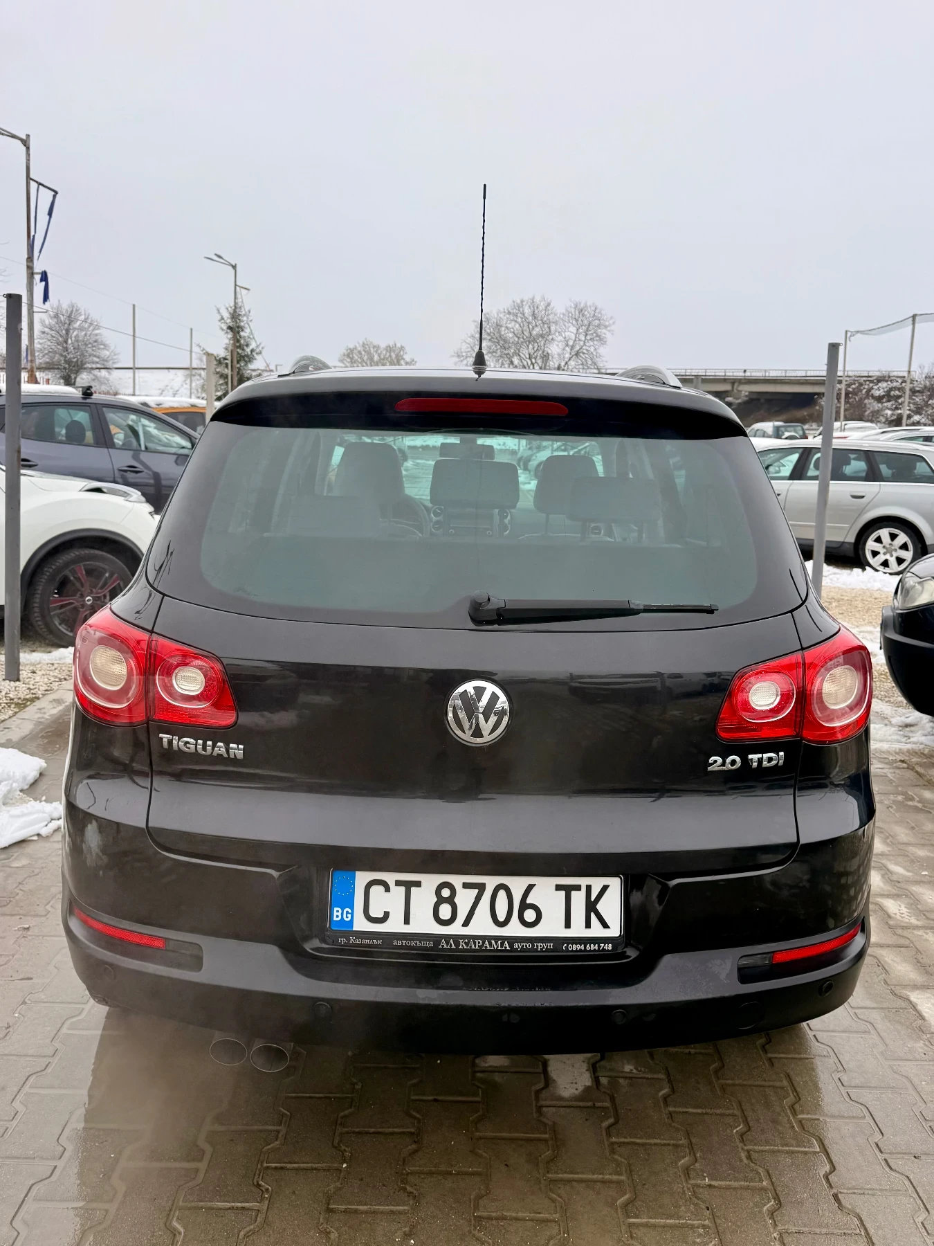VW Tiguan 2.0* 4x4* Обслужена* Топ* Нови гуми* Бартер* Реалн - изображение 9