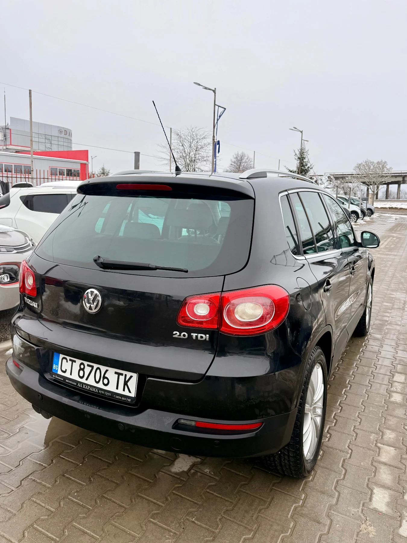 VW Tiguan 2.0* 4x4* Обслужена* Топ* Нови гуми* Бартер* Реалн - изображение 8