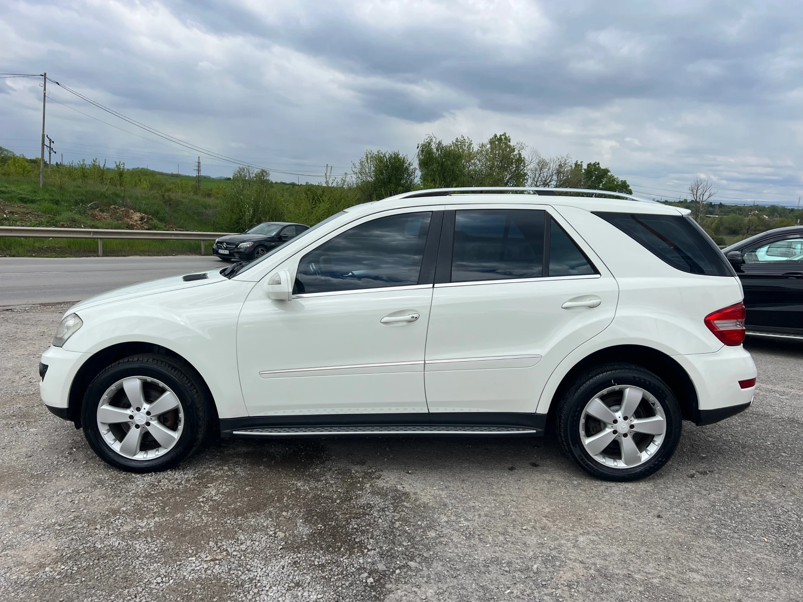 Mercedes-Benz ML 320, снимка 5 - Автомобили и джипове - 54431876