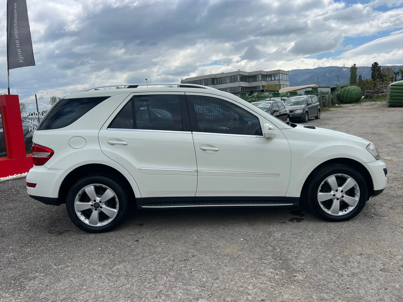 Mercedes-Benz ML 320, снимка 9 - Автомобили и джипове - 54431876