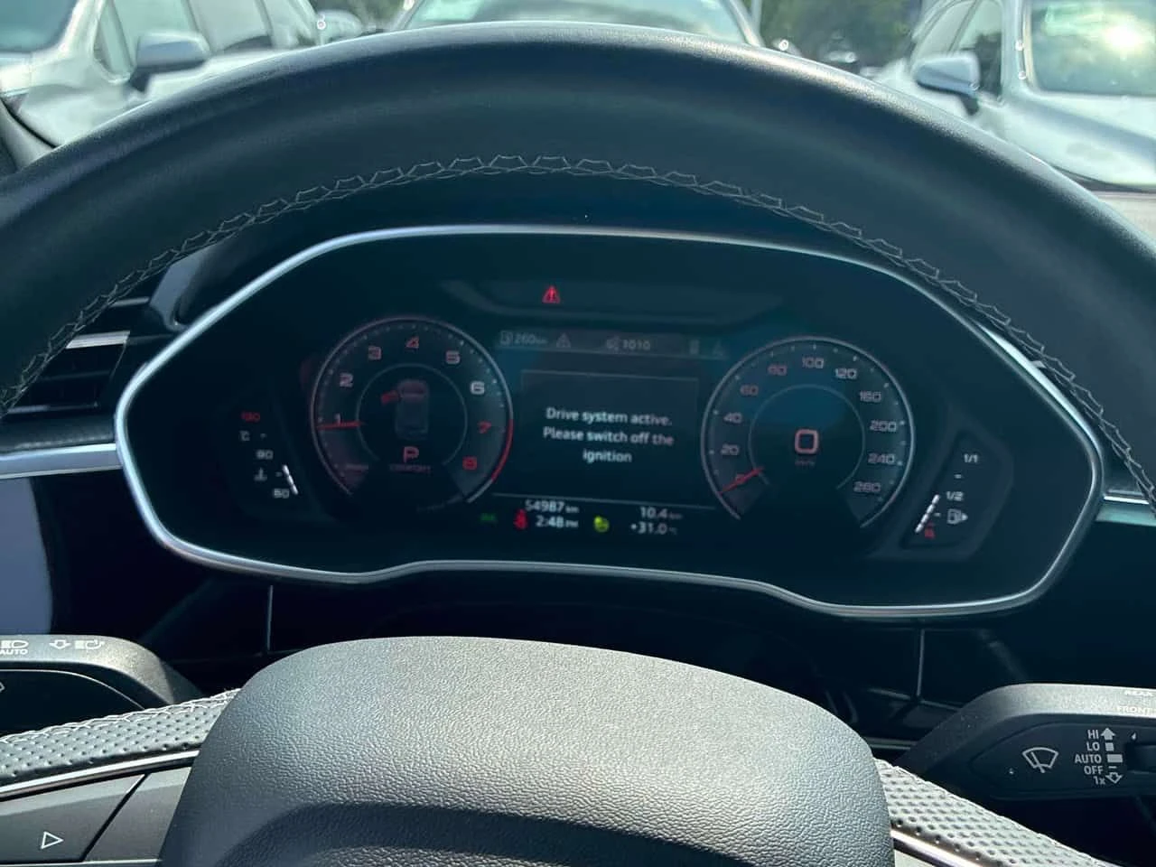Audi Q3 Progressiv / DISTRONIC / MATRIX / CARFAX, снимка 8 - Автомобили и джипове - 55632498