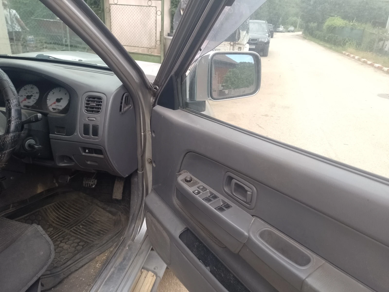 Nissan Navara, снимка 2 - Автомобили и джипове - 55746292