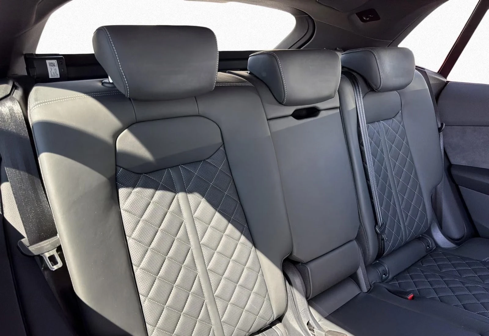 Audi Q8 50 TDI / S-LINE / BLACK OPTIC / 360 / MATRIX/ B&O/, снимка 12 - Автомобили и джипове - 56081771