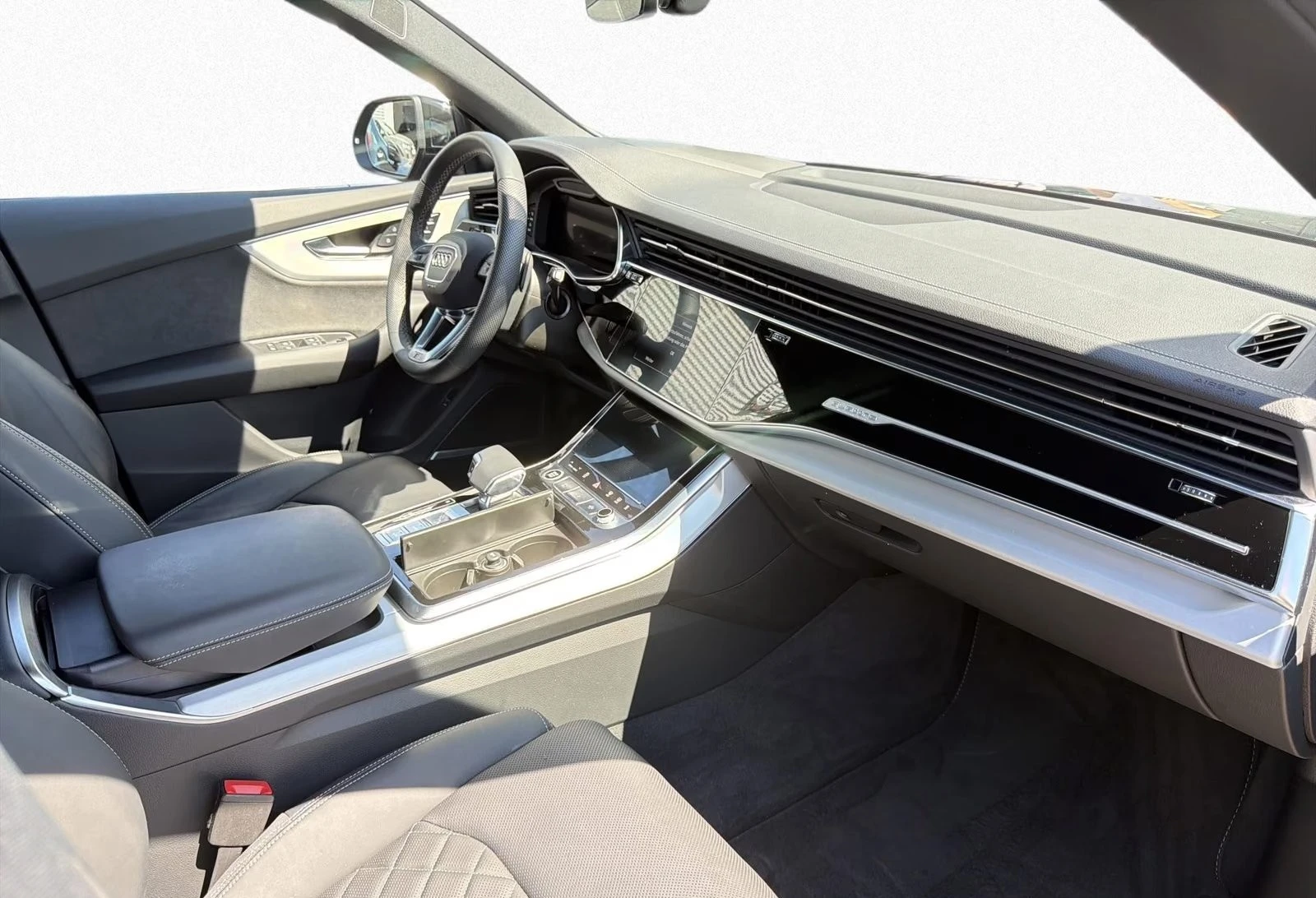 Audi Q8 50 TDI / S-LINE / BLACK OPTIC / 360 / MATRIX/ B&O/, снимка 10 - Автомобили и джипове - 56081771