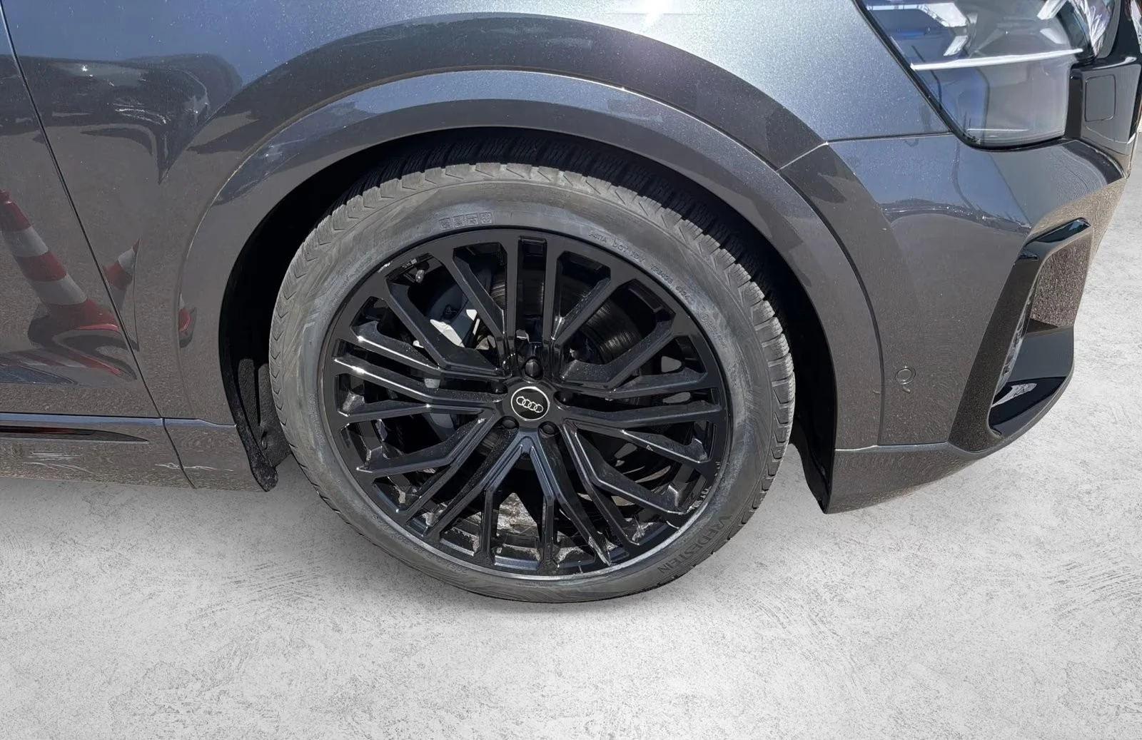 Audi Q8 50 TDI / S-LINE / BLACK OPTIC / 360 / MATRIX/ B&O/, снимка 7 - Автомобили и джипове - 56081771