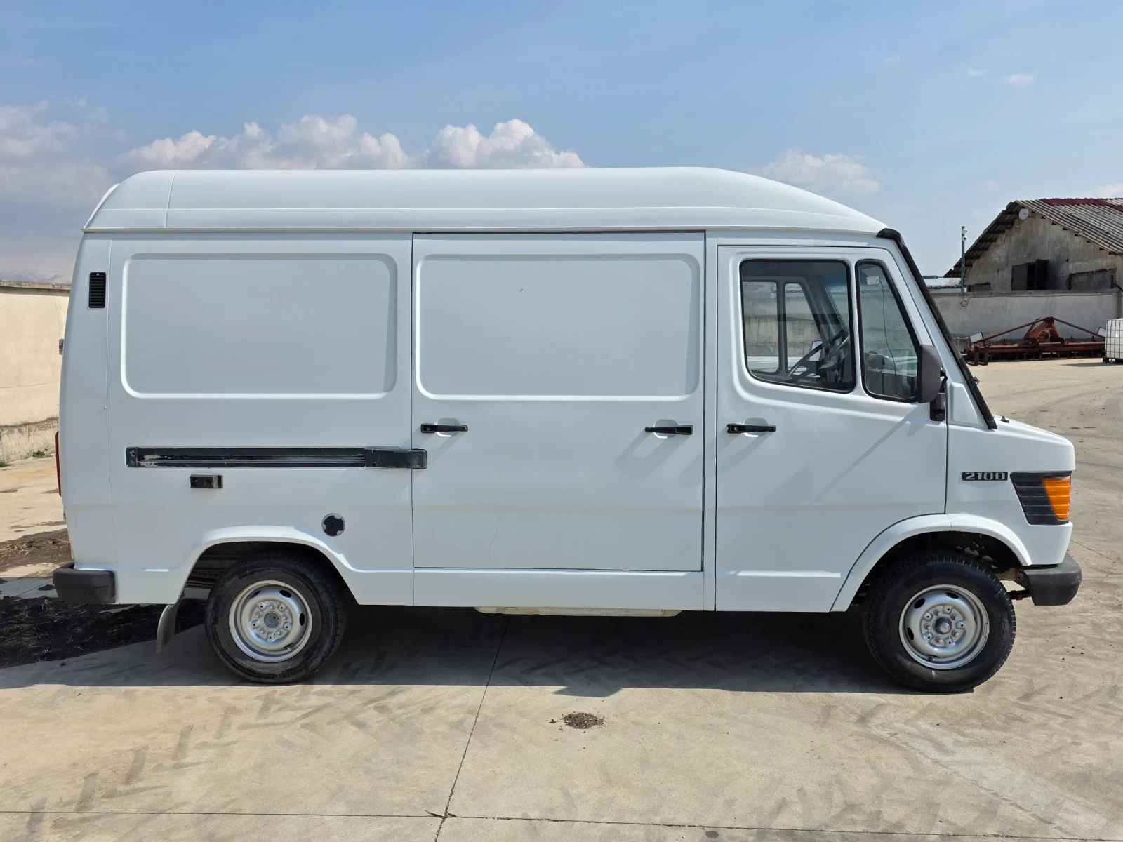 Mercedes-Benz 210 210d, снимка 4 - Бусове и автобуси - 53874851