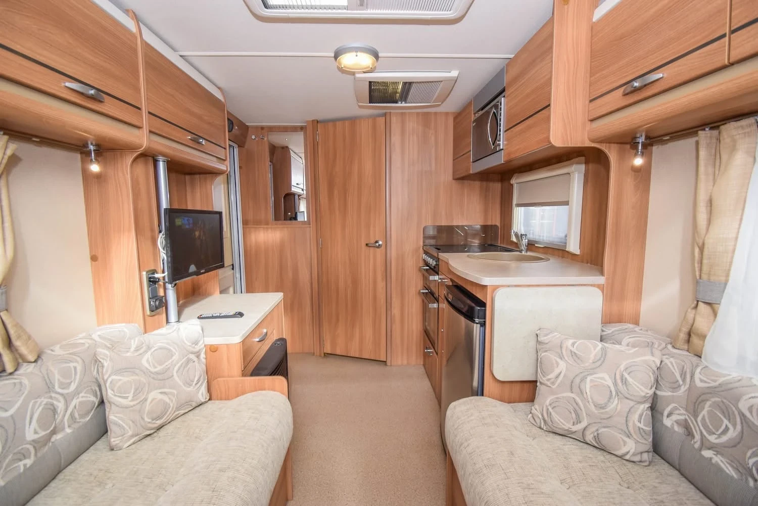 Каравана Sprite Cruzer 460SR !!!УНИКАТ!!!, снимка 13 - Каравани и кемпери - 54366548