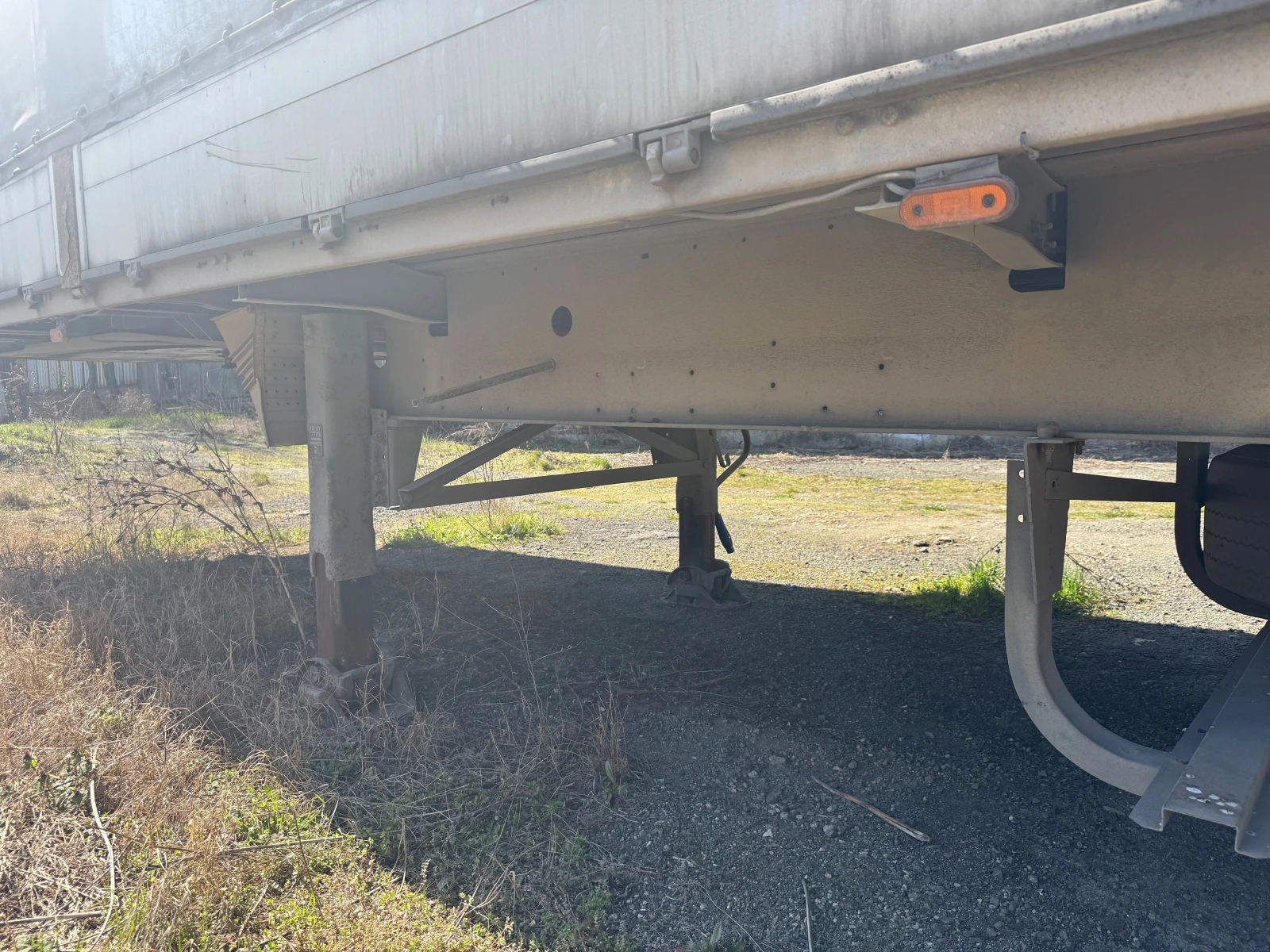 Полуремарке Schmitz SPR-24 НА КАПАЦИ, снимка 3 - Ремаркета - 53827630