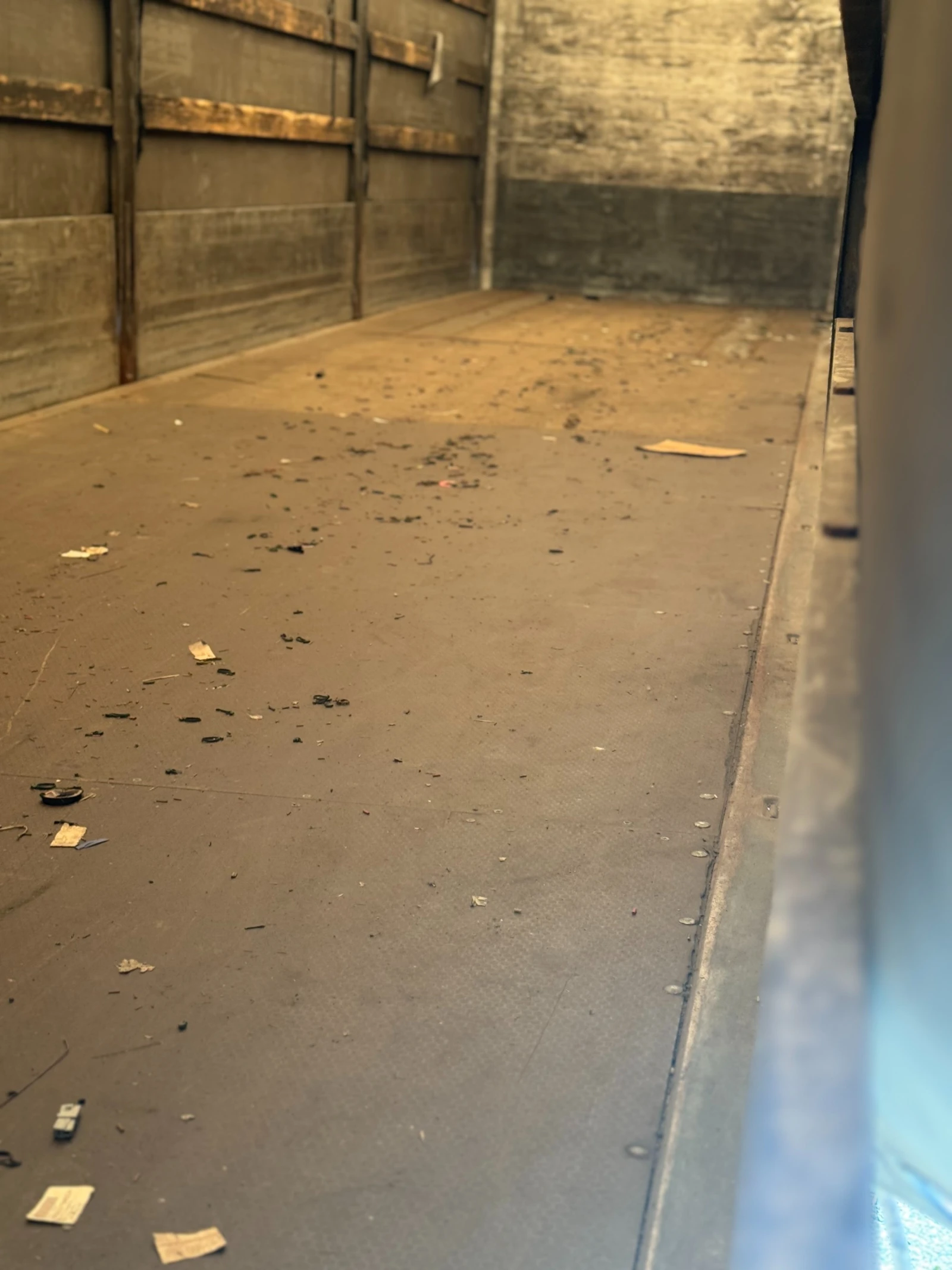 Полуремарке Schmitz SPR-24 НА КАПАЦИ, снимка 11 - Ремаркета - 53827630