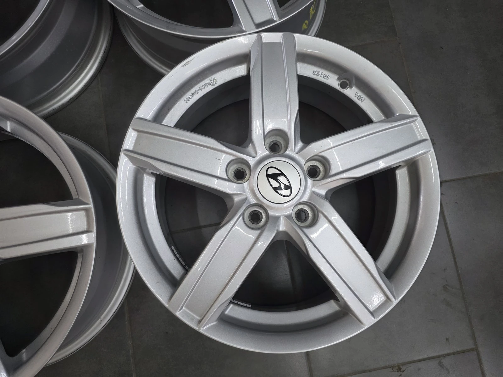 Джанти за Hyundai, снимка 7 - Гуми и джанти - 56718935