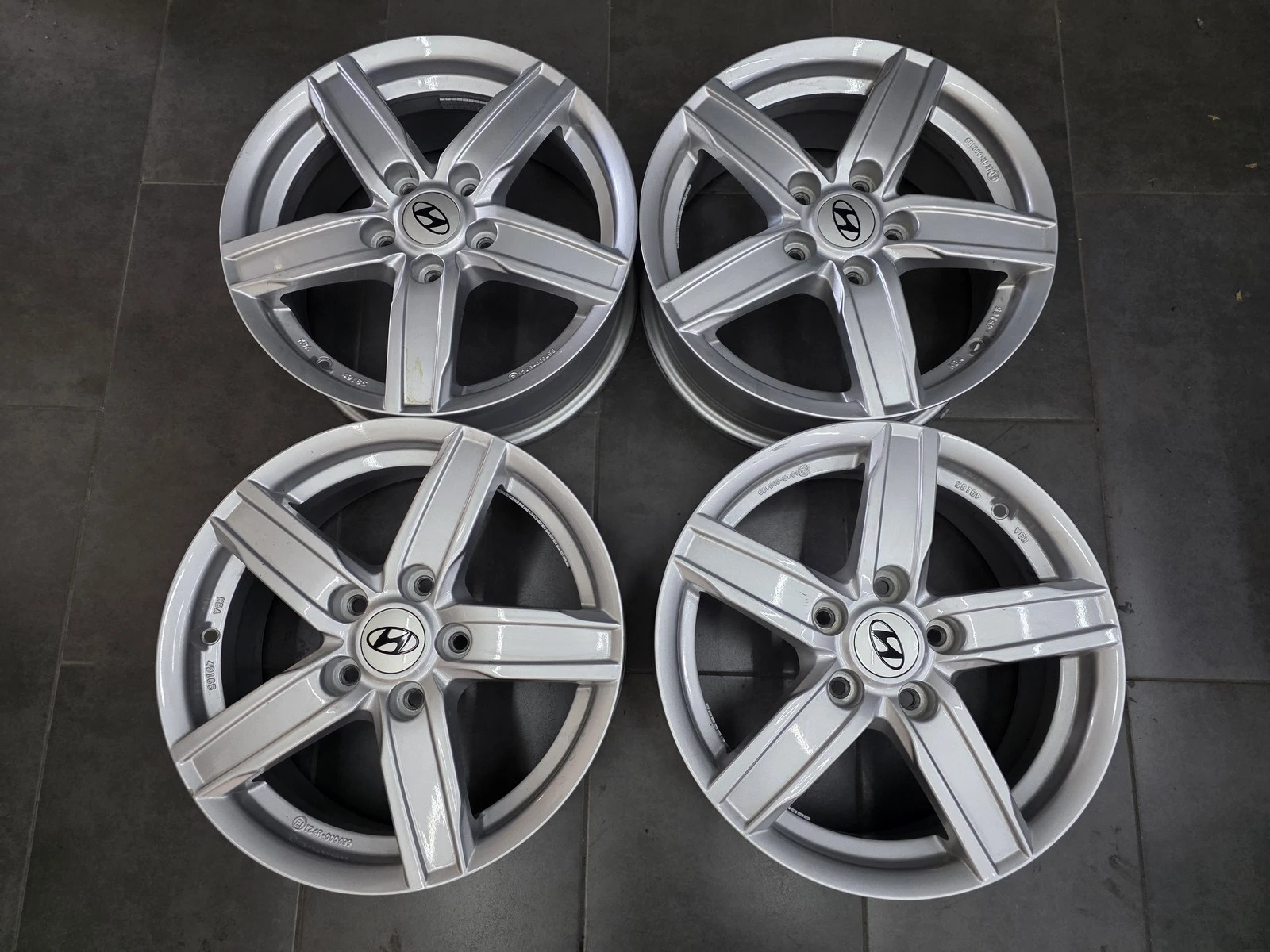 Джанти за Hyundai, снимка 2 - Гуми и джанти - 56718935