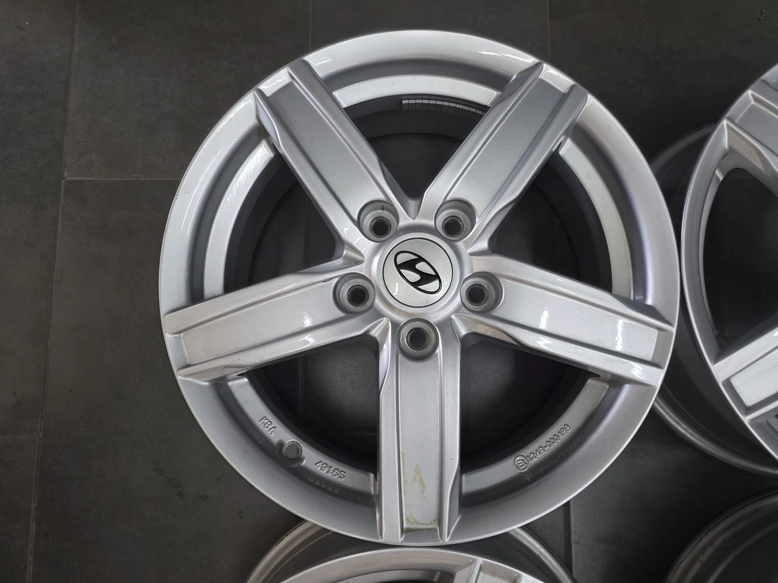 Джанти за Hyundai, снимка 4 - Гуми и джанти - 56718935