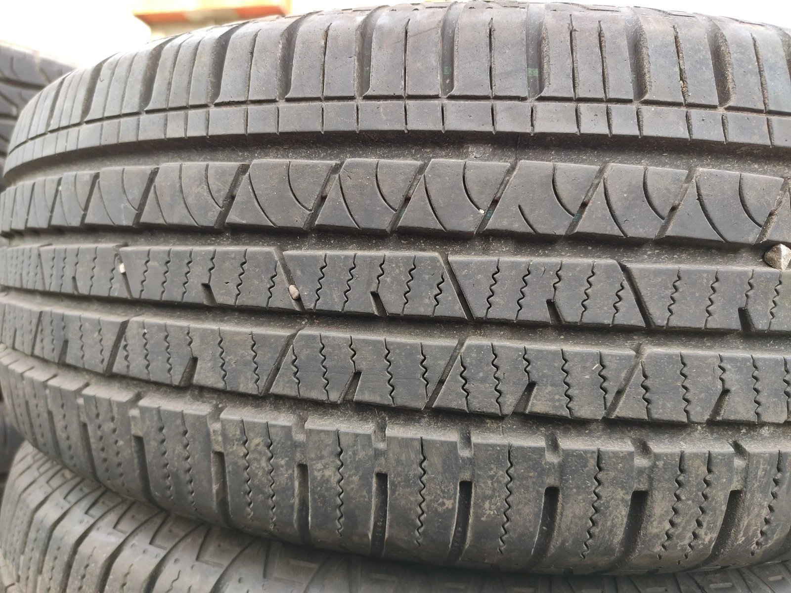 Гуми Всесезонни 215/65R16
