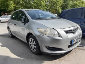 Toyota Auris 1.4 бензин с ГАЗ, снимка 2