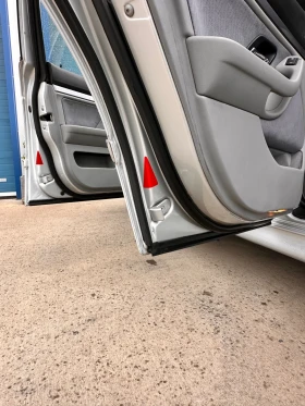 BMW 525 i* Газ* Стъклопакет* Масаж* Шибедах* Ел.Багажник - 4700 € - 20272525 8