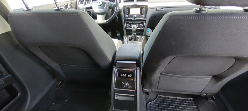 Skoda Superb 1.8 TSI 4x4 160 к.с., снимка 15 - Автомобили и джипове - 47919883