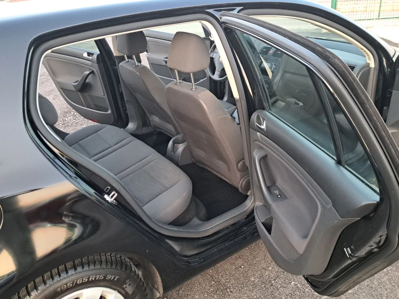 VW Golf 1.9 TDI, снимка 12 - Автомобили и джипове - 50526803