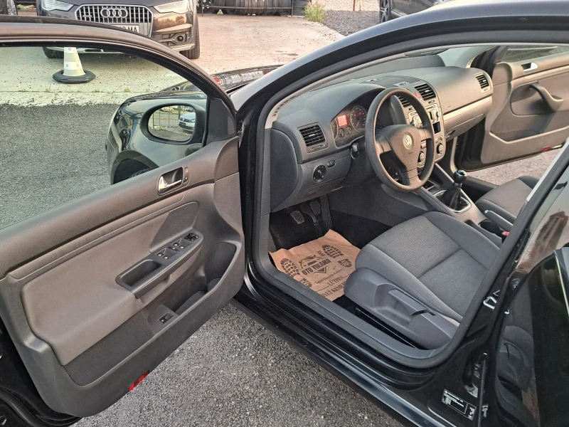 VW Golf 1.9 TDI, снимка 10 - Автомобили и джипове - 50526803