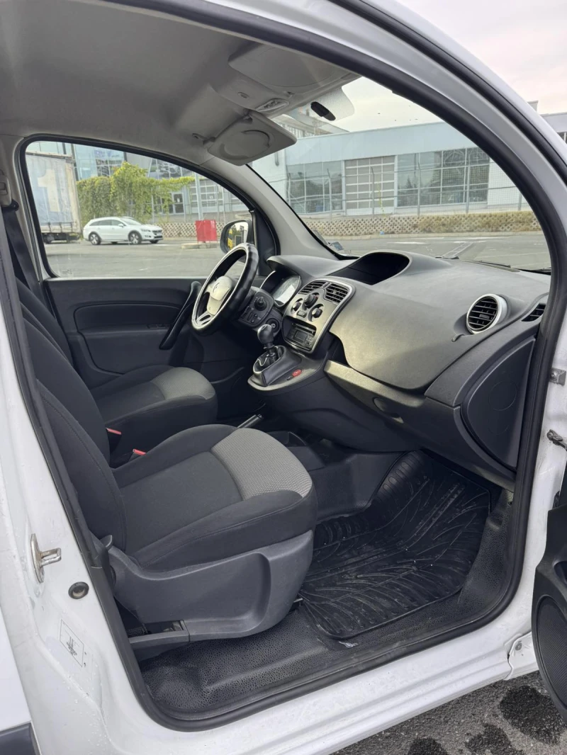 Renault Kangoo Maxi, снимка 8 - Автомобили и джипове - 51956631