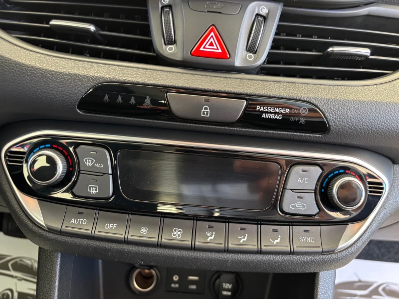 Hyundai I30 1.6 CRDI, снимка 13 - Автомобили и джипове - 52258976