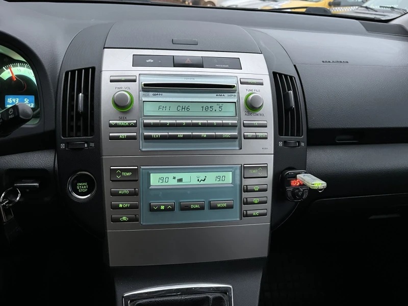 Toyota Verso, снимка 7 - Автомобили и джипове - 52792347