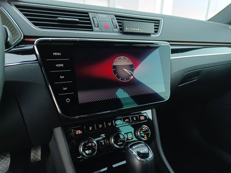 Skoda Superb 2.0 TDI | L&K | 4x4, снимка 11 - Автомобили и джипове - 53134147