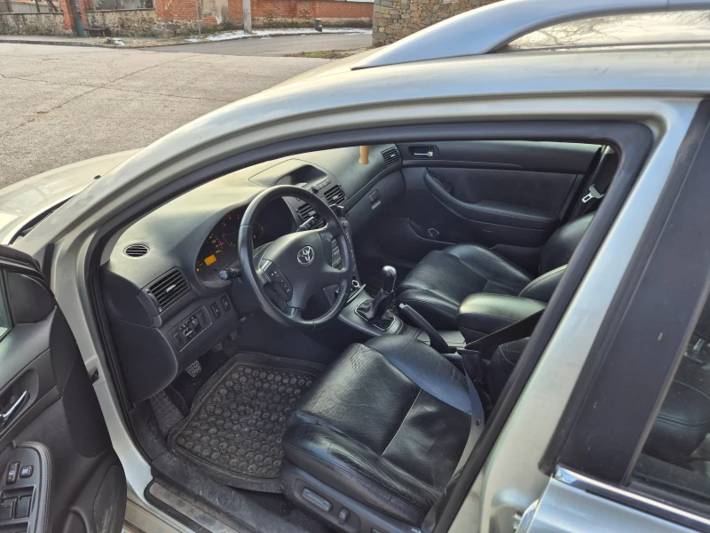 Toyota Avensis 2.0 D, снимка 7 - Автомобили и джипове - 53140910