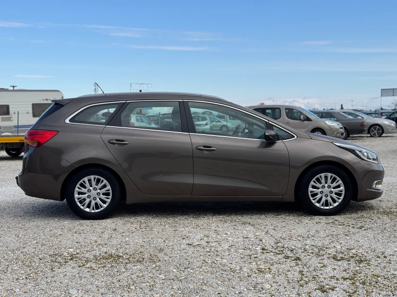 Kia Ceed 1.6 CRDI Navi Camera Business , снимка 5 - Автомобили и джипове - 53580228