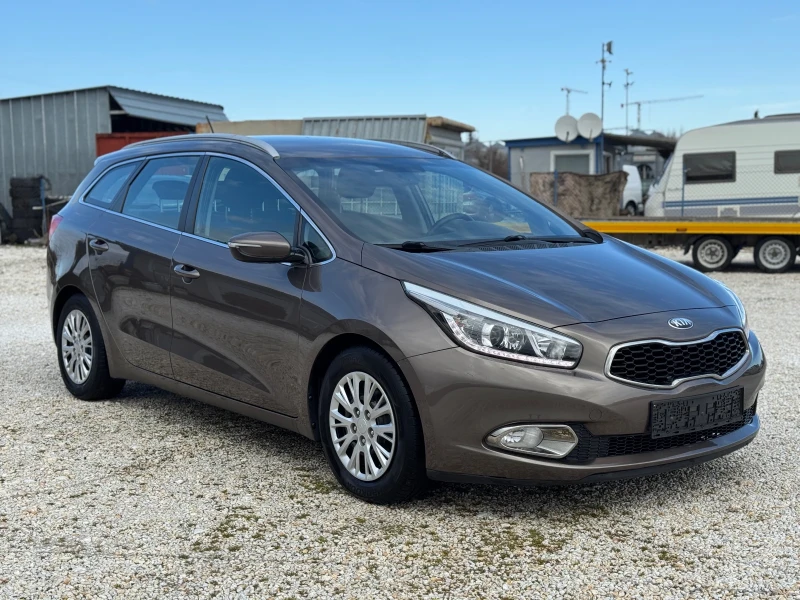 Kia Ceed 1.6 CRDI Navi Camera Business , снимка 6 - Автомобили и джипове - 53580228