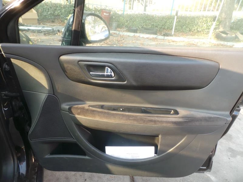 Citroen C4 1.6 HDI, снимка 11 - Автомобили и джипове - 47850576