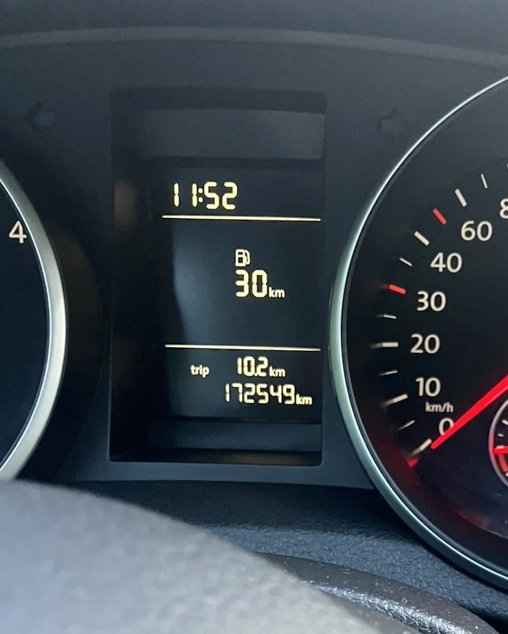 VW Golf 6 1.6, снимка 14 - Автомобили и джипове - 55430226