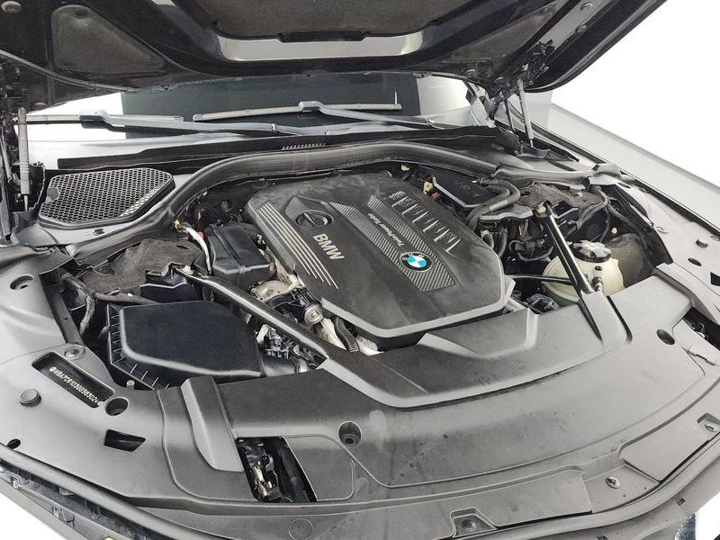 BMW 740 740d xDrive M Sport| 320к.с.| ВКЛ.ТЕХНОТЕСТ, снимка 6 - Автомобили и джипове - 55627054